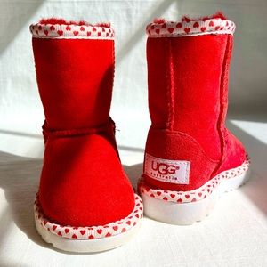 UGG girls boots size 6 (toddler)❤️